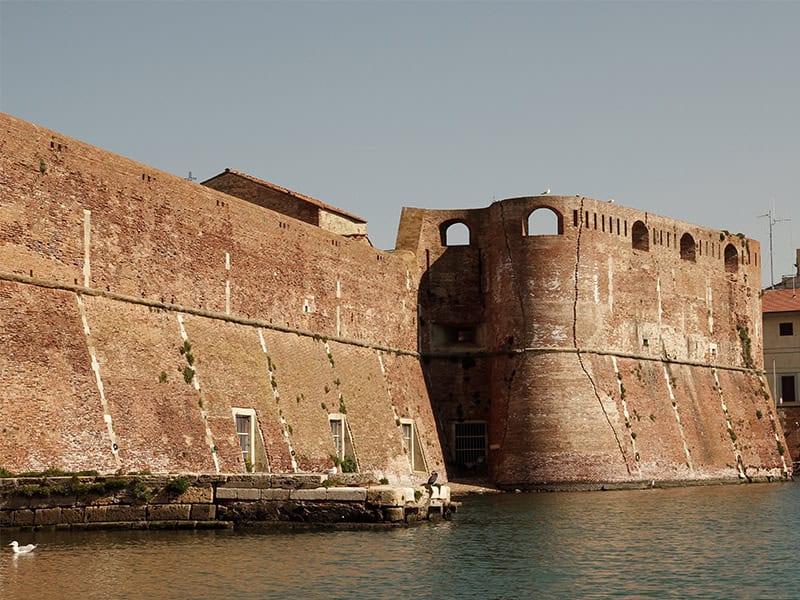 Lusben-livorno-02-our-territory-mura